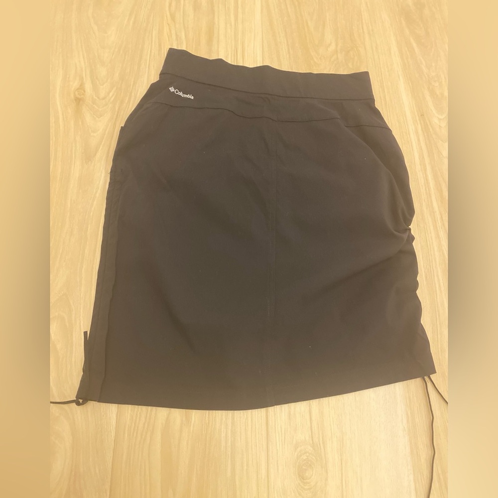 Columbia active skirt black XS Omni-shield